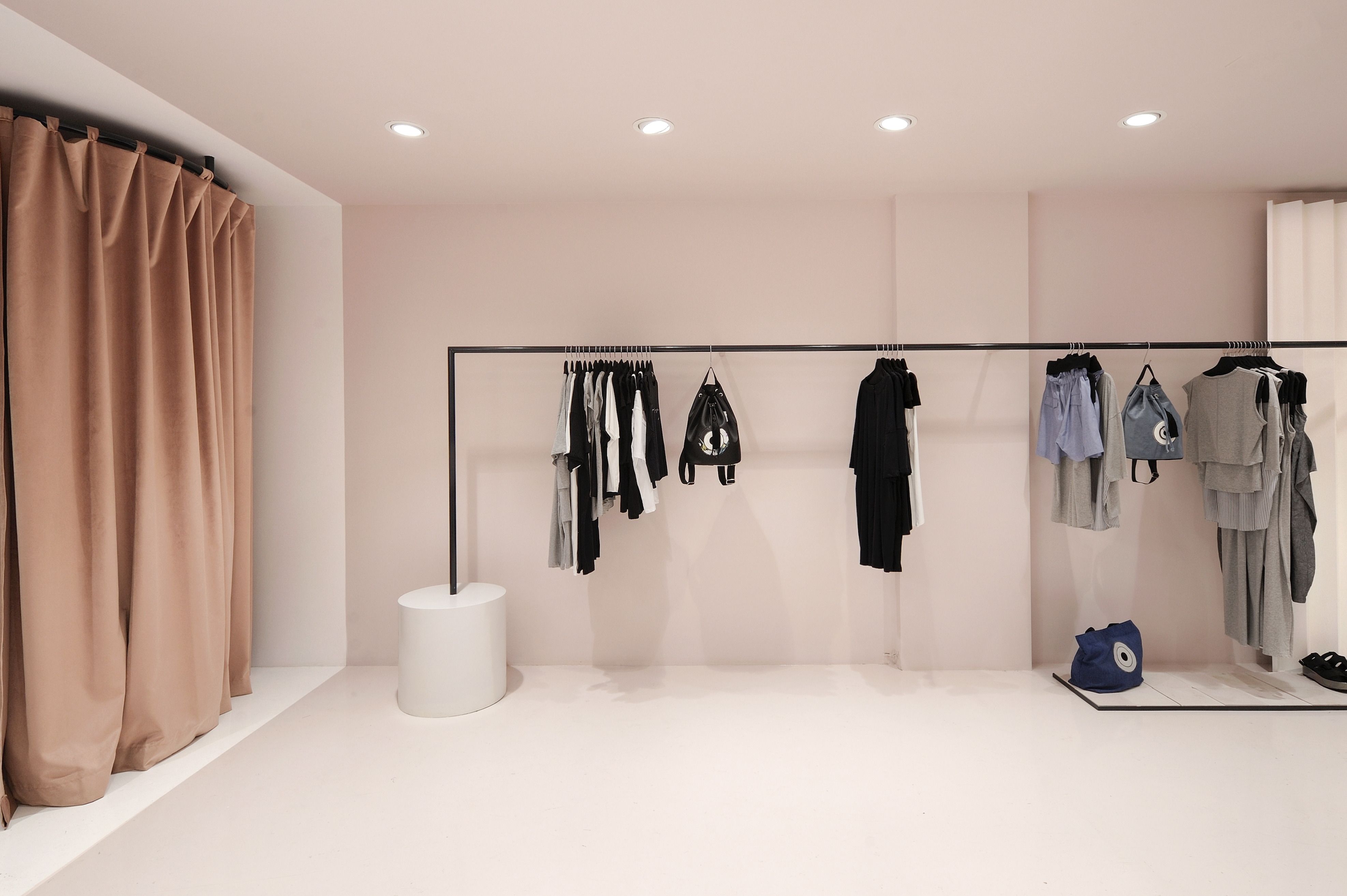 巴洛克女裝店裝修風(fēng)格